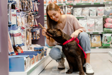 Thriving Absentee Pet Supply Store in Affluent Community