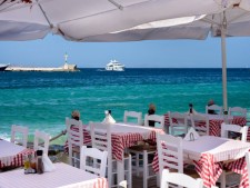 Lakeshore Restaurant, Bar & Grill & Event Center